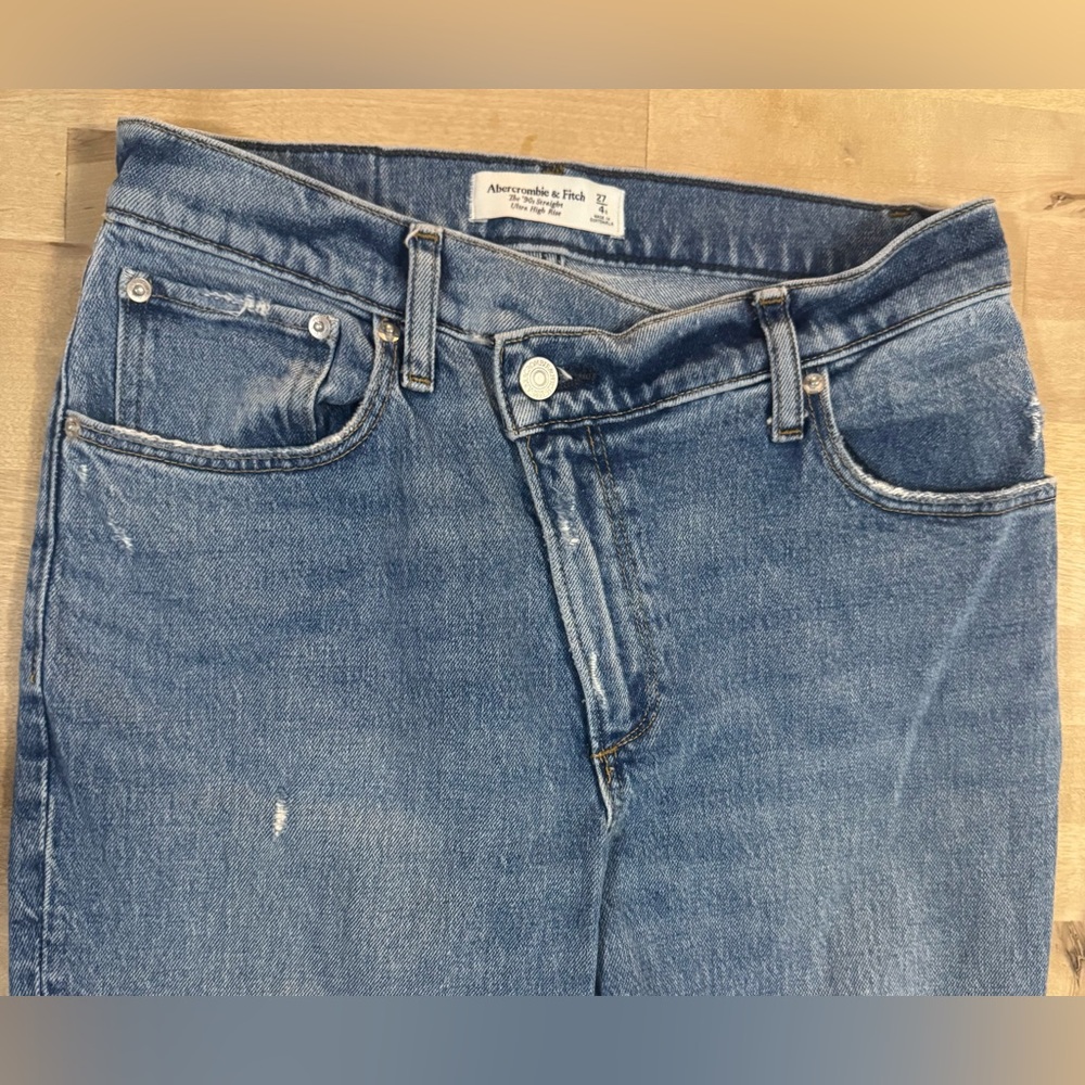 Abercrombie & Fitch Women's 90’s Straight Leg Blue Jeans - Picture 3 of 9